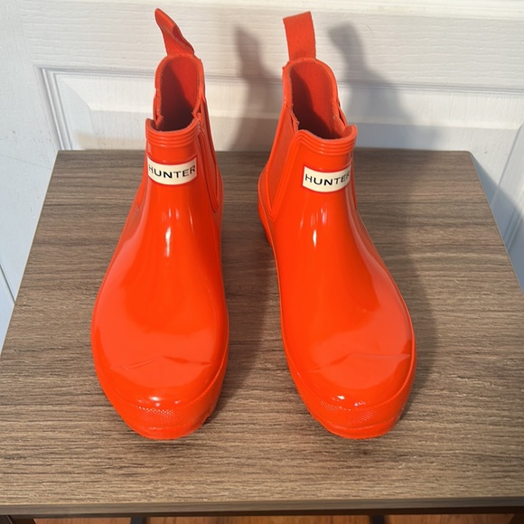 HUNTER CHELSEA PLAY RAIN BOOTS RUBBER IN ORANGE IN SIZE 6 - Picture 1 of 7